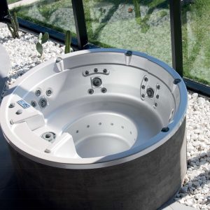 Miskakispa: Mini Pool 211 Hydromassage